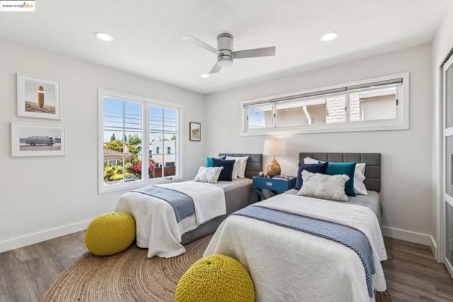 1026 Court St, Alameda CA: https://media.crmls.org/mediaz/df550bd9-7e7b-4c04-b28b-15a247db9df3.jpg