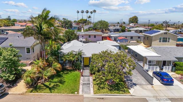 516 Bonito Avenue, Imperial Beach CA: https://media.crmls.org/mediaz/df550cd9-e757-433c-9d7c-010e8f932b21.jpg