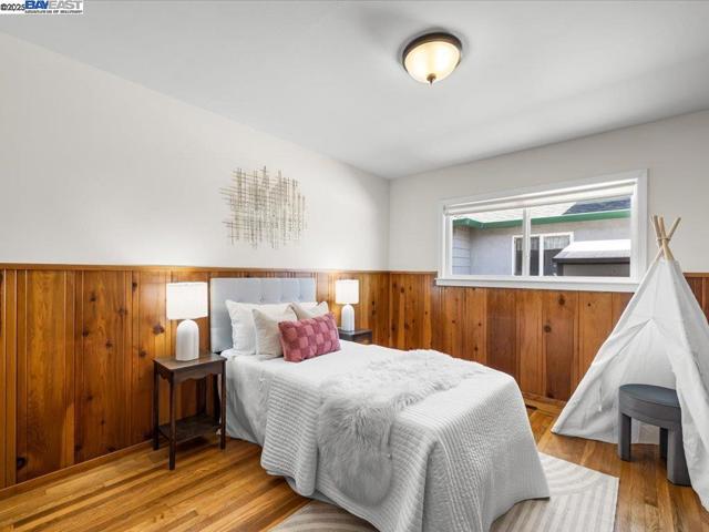 4311 Circle Ave, Castro Valley CA: https://media.crmls.org/mediaz/df5511e9-ab57-47ca-8448-8a0ab0f7b7fa.jpg