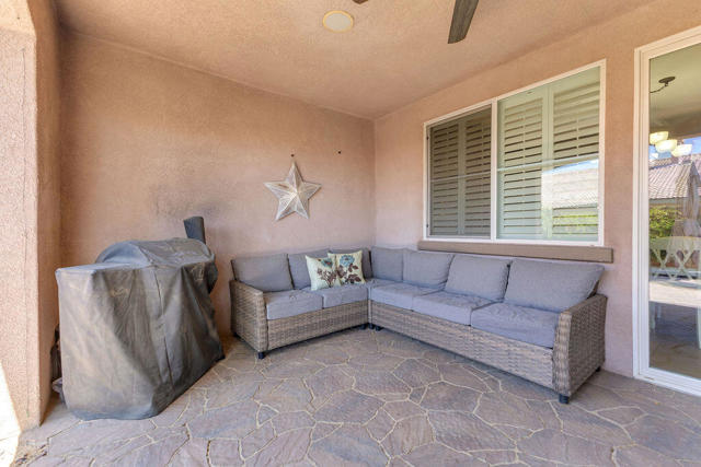 83881 Festivo Court, Indio CA: https://media.crmls.org/mediaz/df552113-fec5-4c37-b50b-0b5bf38ce00c.jpg