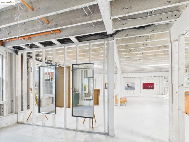 2602 Adeline St, Oakland CA: https://media.crmls.org/mediaz/df55bfca-5130-4c38-9390-4d656fa71ee4.jpg