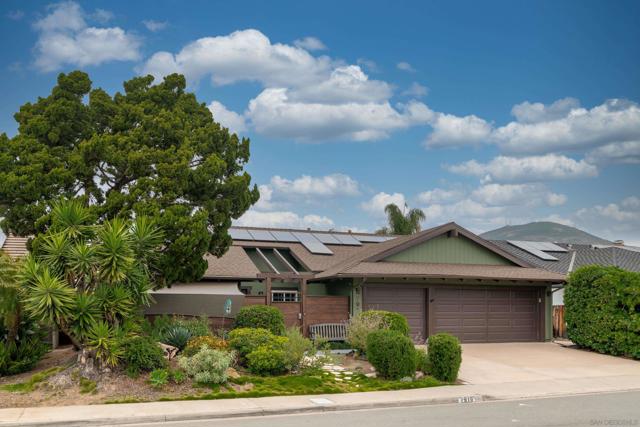 7919 Forrestal Rd, San Diego CA: https://media.crmls.org/mediaz/df5606d9-3f4f-43cc-a19b-54a7dbd495bf.jpg