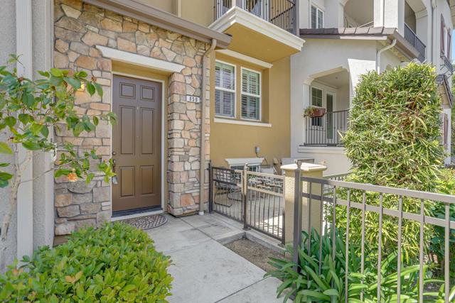 859 N King Road, San Jose CA: https://media.crmls.org/mediaz/df561e63-0ed5-4f12-b5b4-93deda135b57.jpg