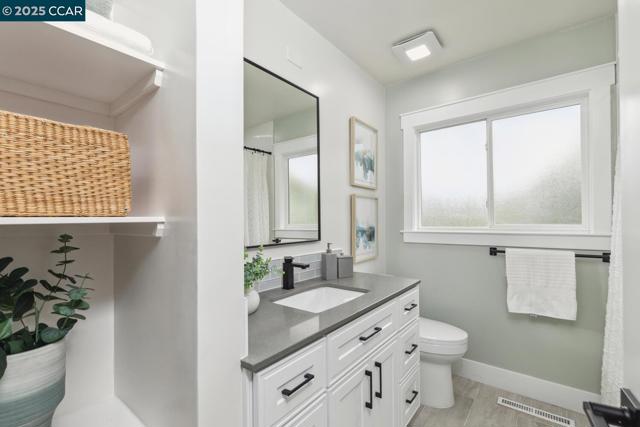 3115 Ebano Dr, Walnut Creek CA: https://media.crmls.org/mediaz/df5676d6-8b16-462e-b323-fefde0501eea.jpg
