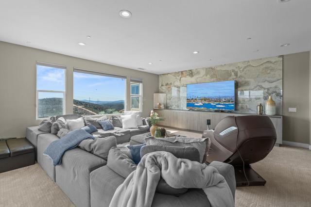 15255 Via Santa Vienta, San Diego CA: https://media.crmls.org/mediaz/df567e5c-d793-4c0c-b85b-bb6260911e62.jpg