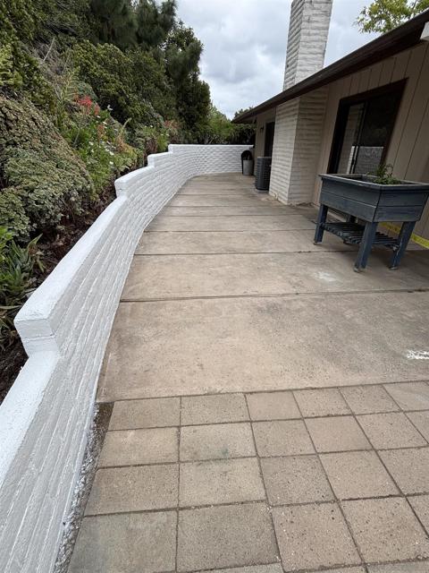 2566 Los Cerritos Ln, Fallbrook CA: https://media.crmls.org/mediaz/df57894a-4f8d-43e4-b0aa-f35297134c31.jpg