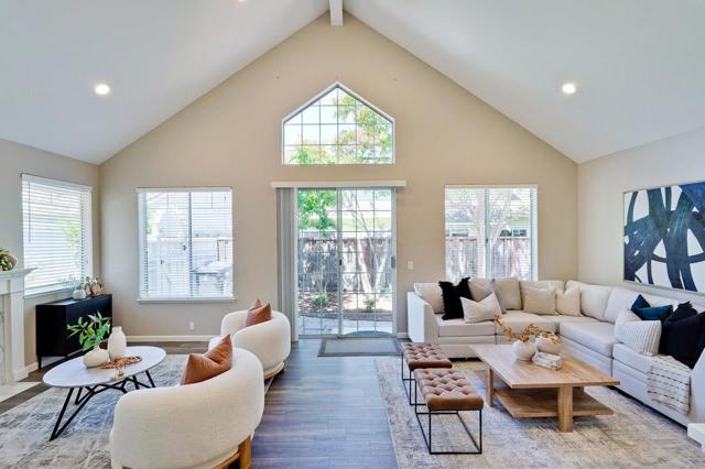 304 Windmill Park Lane, Mountain View CA: https://media.crmls.org/mediaz/df57a0b2-008f-49d5-8731-0ee90087ab51.jpg