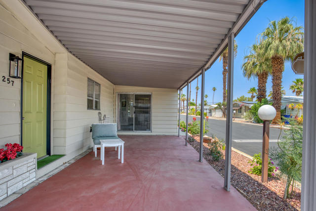 257 Laredo Drive, Palm Springs CA: https://media.crmls.org/mediaz/df588164-7fa7-4e68-bd6f-3994b1833ac9.jpg