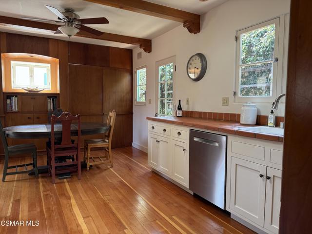 1979 Allen Avenue, Altadena CA: https://media.crmls.org/mediaz/df588a1a-d18b-42b7-9567-26a37eba7eaa.jpg