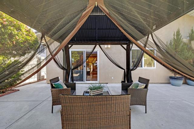 43270 Newport, Fremont CA: https://media.crmls.org/mediaz/df58a558-82e7-41b4-9854-2aa98da6be81.jpg