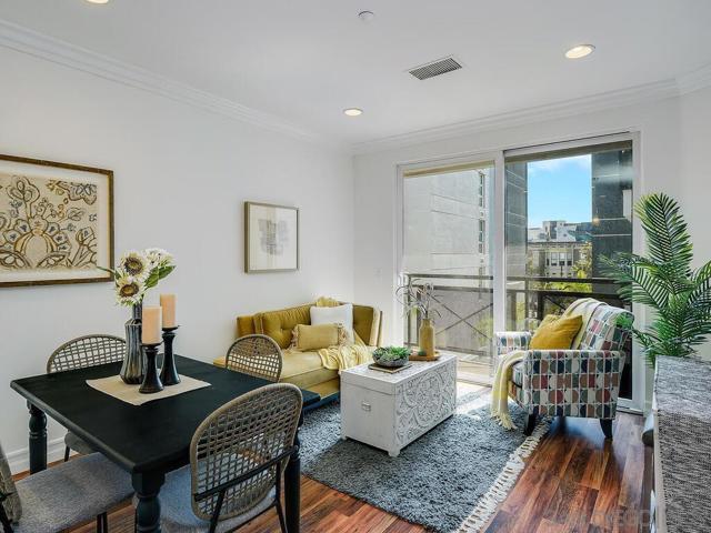 525 11th Ave, San Diego CA: https://media.crmls.org/mediaz/df5904d1-7cbc-4c97-9a8f-fef19255c28e.jpg