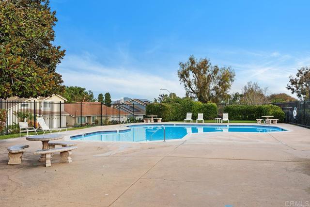 Detail Gallery Image 43 of 48 For 1634 Cottage Glen Ct, Encinitas,  CA 92024 - 4 Beds | 3 Baths