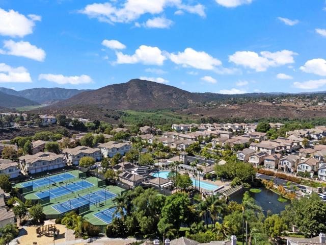 18622 Caminito Cantilena, San Diego CA: https://media.crmls.org/mediaz/df592bd1-4cb1-45d2-b335-4ef00280cb7f.jpg