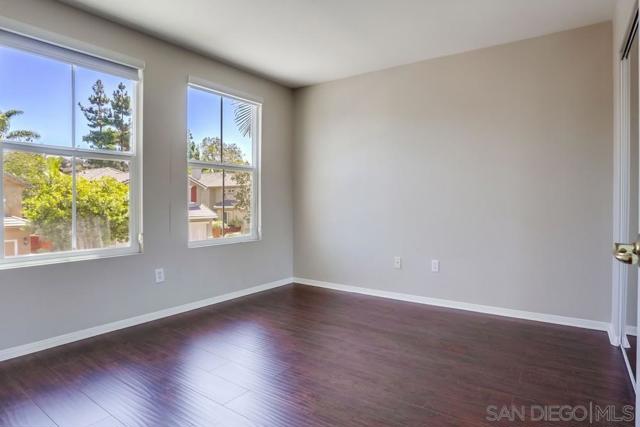 5423 Foxtail Loop, Carlsbad CA: https://media.crmls.org/mediaz/df595c7e-21f8-483d-b7a3-9b3a30f5e021.jpg