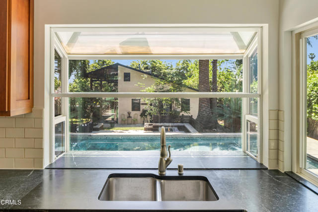 Detail Gallery Image 6 of 28 For 448 W Montecito Ave, Sierra Madre,  CA 91024 - 4 Beds | 2/1 Baths