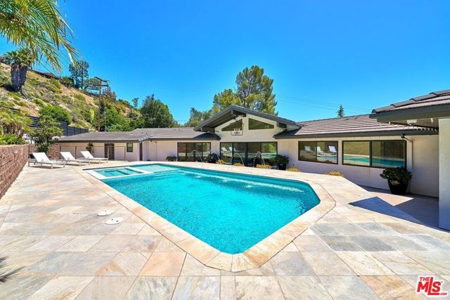 3001 Cloudcrest Road, La Crescenta CA: https://media.crmls.org/mediaz/df5c9416-afa6-4cef-a258-dbdf1f1ee8a0.jpg