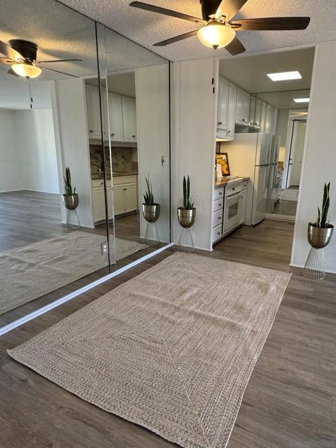 6455 La Jolla Blvd, La Jolla CA: https://media.crmls.org/mediaz/df5d8ccf-bdea-4ae7-8667-602e8307b30a.jpg