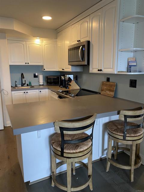 1552 Camino Del Mar, Del Mar CA: https://media.crmls.org/mediaz/df5dd7c3-d064-48c9-9ed1-b4fa908090f6.jpg