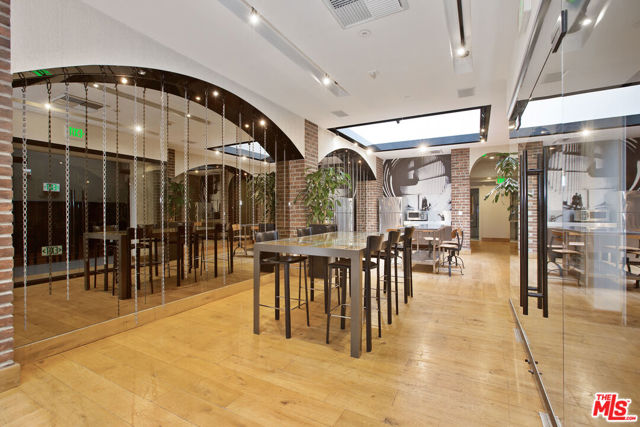 460 S Spring Street, Los Angeles CA: https://media.crmls.org/mediaz/df5e38ee-0924-4ecb-8c1e-84d1584c1319.jpg