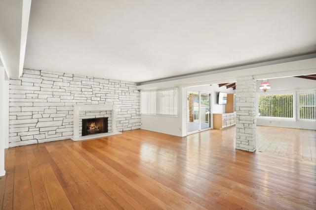108 W Kenneth Road, Glendale CA: https://media.crmls.org/mediaz/df5e9bb1-4fae-4498-a498-34c26a698adb.jpg