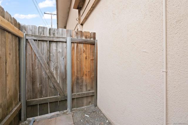540 Oakdale Ln, El Cajon CA: https://media.crmls.org/mediaz/df5ee057-50d3-4b99-9668-be44e28f3a52.jpg