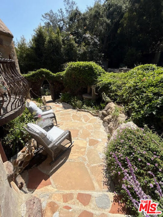 Multiple Outdoor Seating Areas
