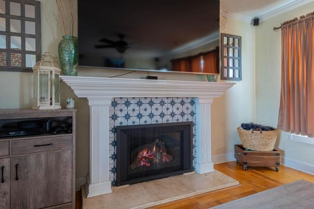 2080 Buchanan Street, Seaside CA: https://media.crmls.org/mediaz/df5fb025-00d4-4808-a50a-9a500ee92aba.jpg