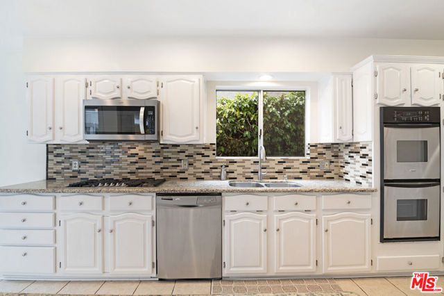 12954 Otsego Street, Sherman Oaks CA: https://media.crmls.org/mediaz/df601c73-194f-4575-a396-52fbac61d19f.jpg