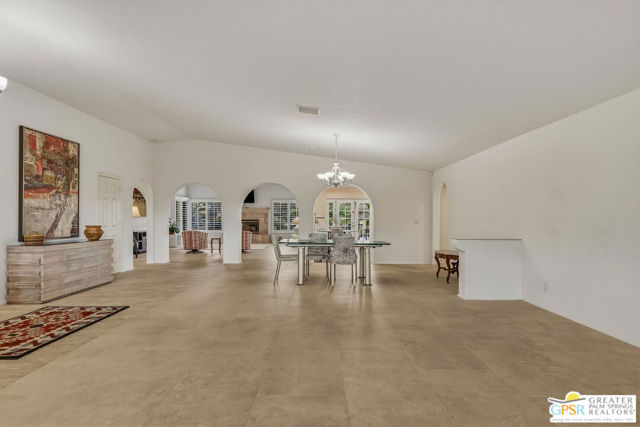 600 W Via Escuela, Palm Springs, CA 92262