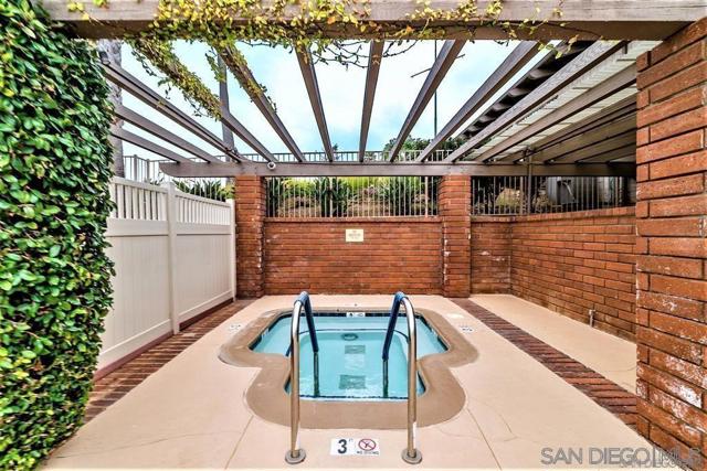 7313 Santa Barbara St, Carlsbad CA: https://media.crmls.org/mediaz/df608378-1a23-4d30-a8d8-ba1cbabe9d18.jpg