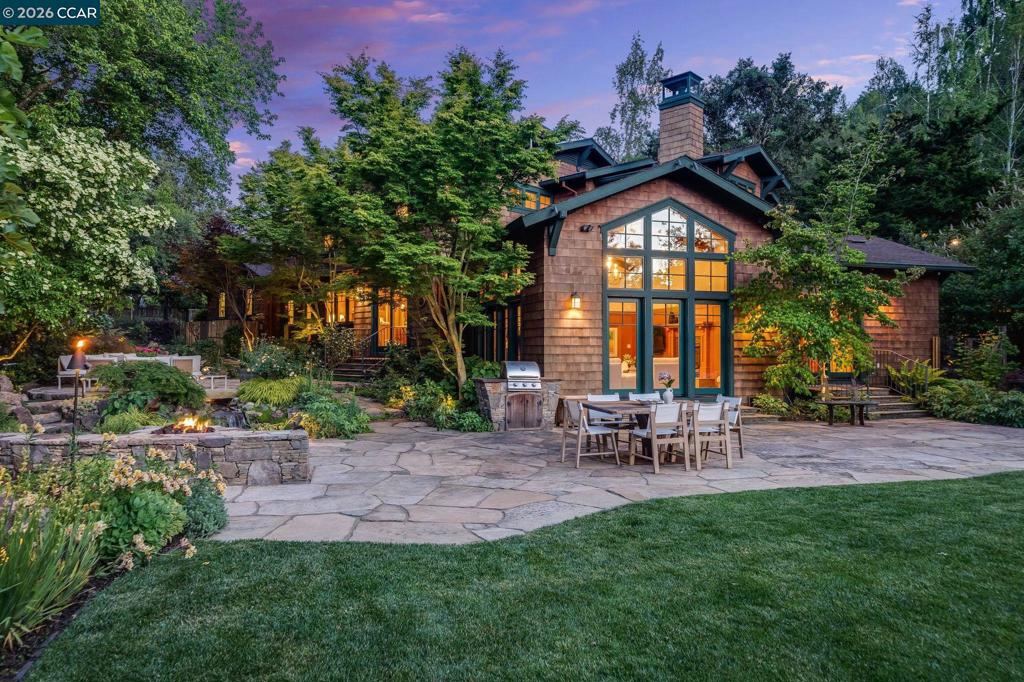 30 Greenwood Ct