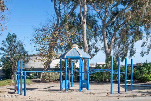 916 Lighthouse Way, Port Hueneme CA: https://media.crmls.org/mediaz/df60be23-43bc-450d-98df-11224d2209b6.jpg