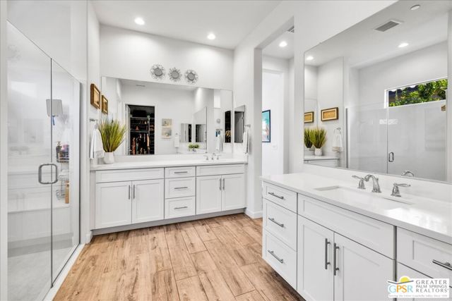 39 Barolo, Rancho Mirage CA: https://media.crmls.org/mediaz/df60f26b-d2f0-42cc-af9c-68354c2ac3b8.jpg