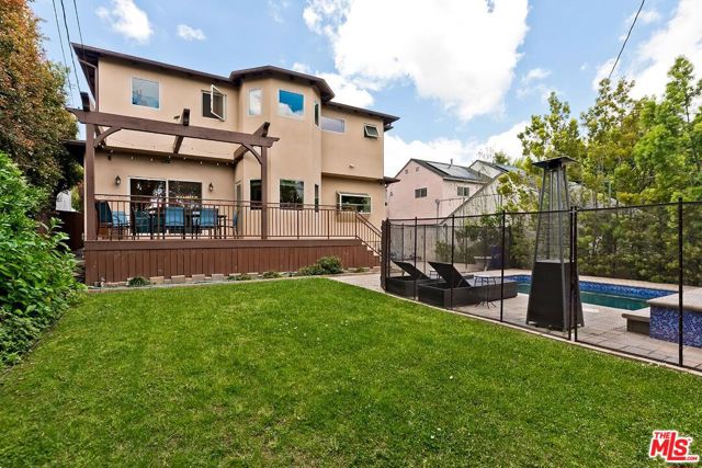 1524 Reeves Street, Los Angeles CA: https://media.crmls.org/mediaz/df61a727-f1ad-48b9-a200-a09054af76b9.jpg