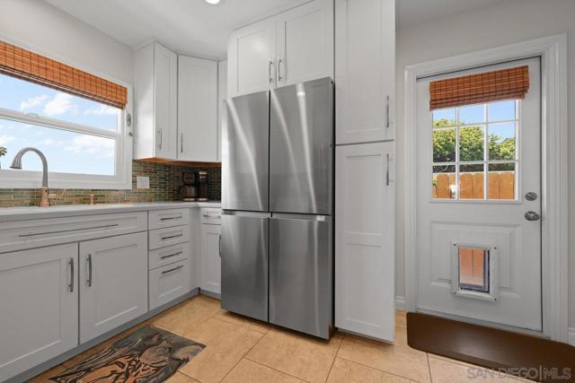 1855 Capistrano St, San Diego CA: https://media.crmls.org/mediaz/df61b3c3-2f73-4dc4-ba80-bfd018d6cfa0.jpg