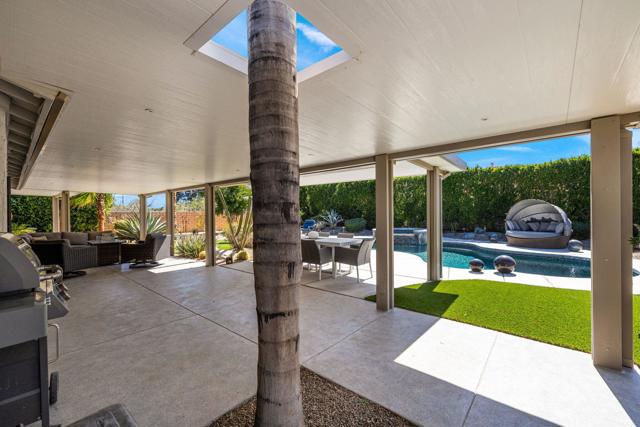 2777 E San Juan Road, Palm Springs CA: https://media.crmls.org/mediaz/df61cc58-4b1c-4a47-9ebc-ed68ef4a93c4.jpg