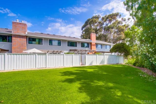 8037 Caminito Mallorca, La Jolla CA: https://media.crmls.org/mediaz/df623c1c-0f5d-4683-9932-54a9ba0b5c23.jpg