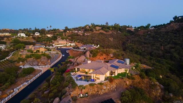 328 AMY WAY, Alpine CA: https://media.crmls.org/mediaz/df62d9d1-f128-404b-944f-d49908bd46ea.jpg