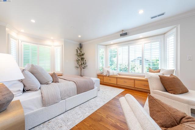 32760 Orick St, Union City CA: https://media.crmls.org/mediaz/df630efb-5c2d-440d-8355-17ba84c6b55d.jpg