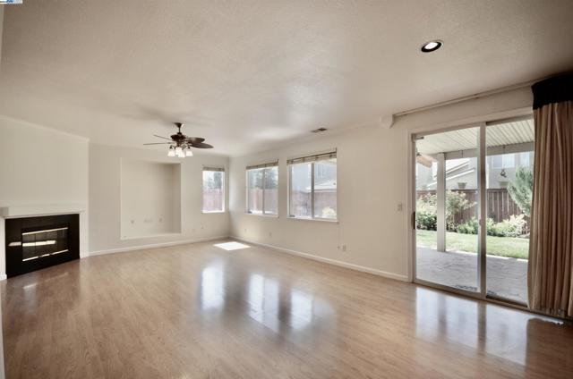 Image 13 of 39 For 9416 Lyndley Plaza Way