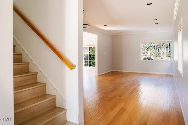 Detail Gallery Image 10 of 74 For 2409 Olive Ave, La Crescenta,  CA 91214 - 4 Beds | 4 Baths