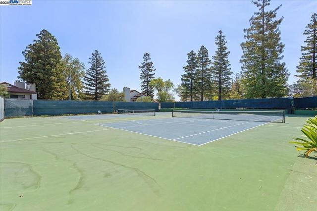 21103 Gary Dr, Hayward CA: https://media.crmls.org/mediaz/df636e6b-8fc0-4db4-a5ed-7df370332b79.jpg