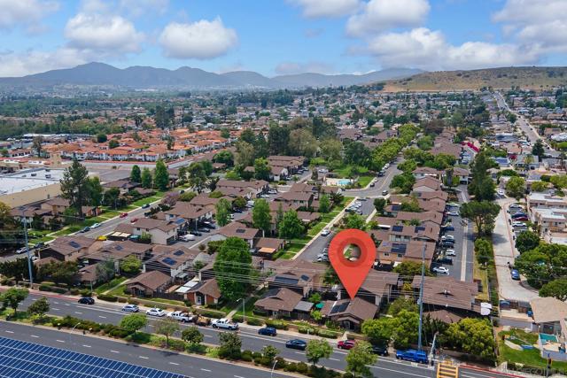 9952 N Magnolia Ave, Santee CA: https://media.crmls.org/mediaz/df63762a-7192-43e6-b195-655dd179ede3.jpg