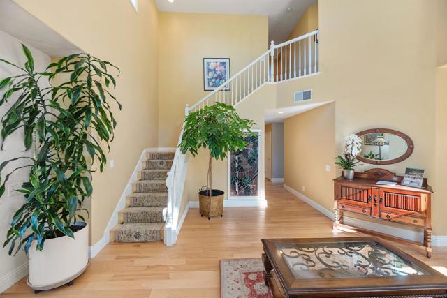 Detail Gallery Image 10 of 47 For 5073 Sea Mist Ct., San Diego,  CA 92121 - 5 Beds | 3 Baths