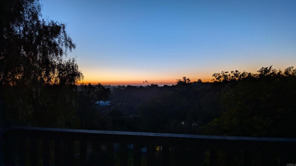 https://media.crmls.org/mediaz/df63da39-55ed-4797-a9ee-e5ad9ed8794e.jpg?preset=X-Large