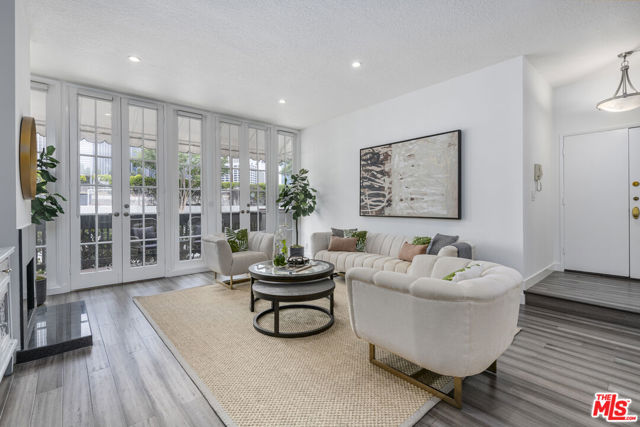 350 S Spalding Drive, Beverly Hills CA: https://media.crmls.org/mediaz/df63ffaa-dee0-4e32-a94c-7aa6358c59d0.jpg