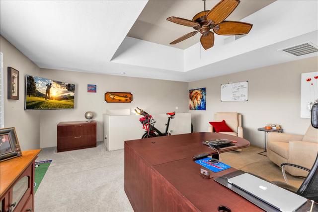 18 Hilton Head Drive, Rancho Mirage CA: https://media.crmls.org/mediaz/df645750-718f-4237-bbee-065585edde8f.jpg