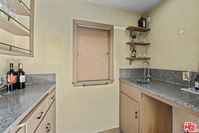 515 Warner Avenue, Los Angeles CA: https://media.crmls.org/mediaz/df6554f0-9ab7-4212-a94c-e1bdbbc658ae.jpg