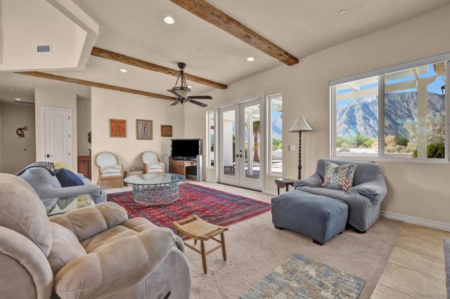 341 Ocotillo Cir, Borrego Springs CA: https://media.crmls.org/mediaz/df658b0d-8291-4dff-9555-0746b26afb08.jpg