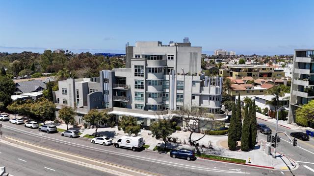 3740 Park Blvd, San Diego CA: https://media.crmls.org/mediaz/df660482-3c53-4a64-a08b-e4e177295eea.jpg